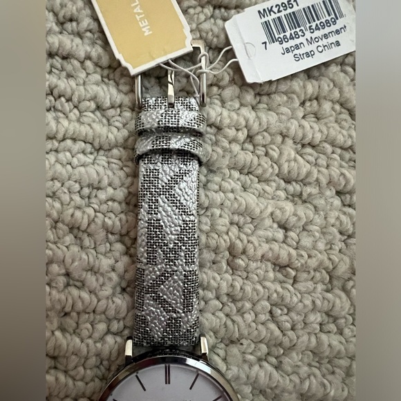 MK watch - Picture 6 of 6